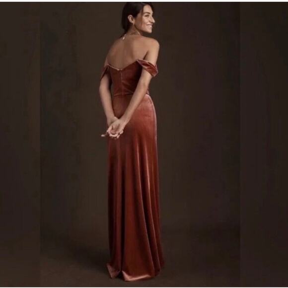 Jenny Yoo Issa Velvet Bridesmaid Off Shoulder Maxi Dress in Cinnamon Rose Sz 4 - Picture 3 of 7